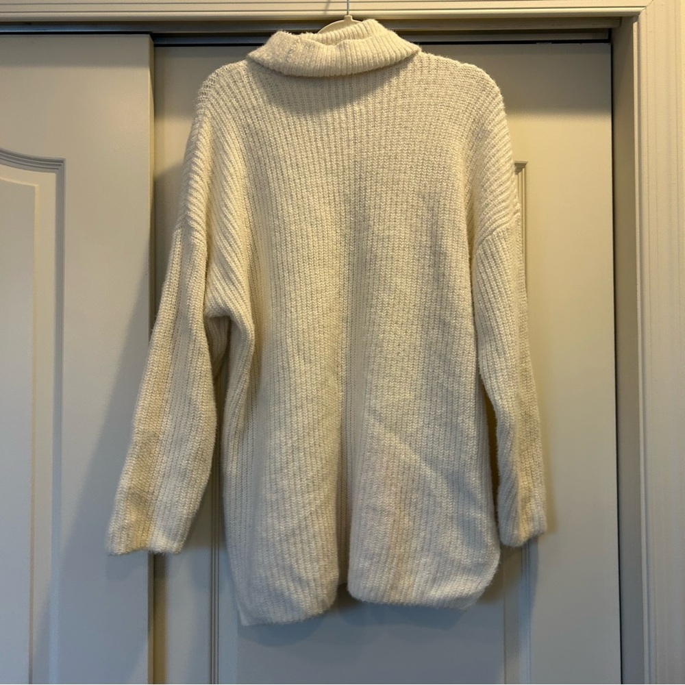 Abercrombie & Fitch Soft A&F Collection Cream Ribbed Turtleneck Sweater - Picture 6 of 6